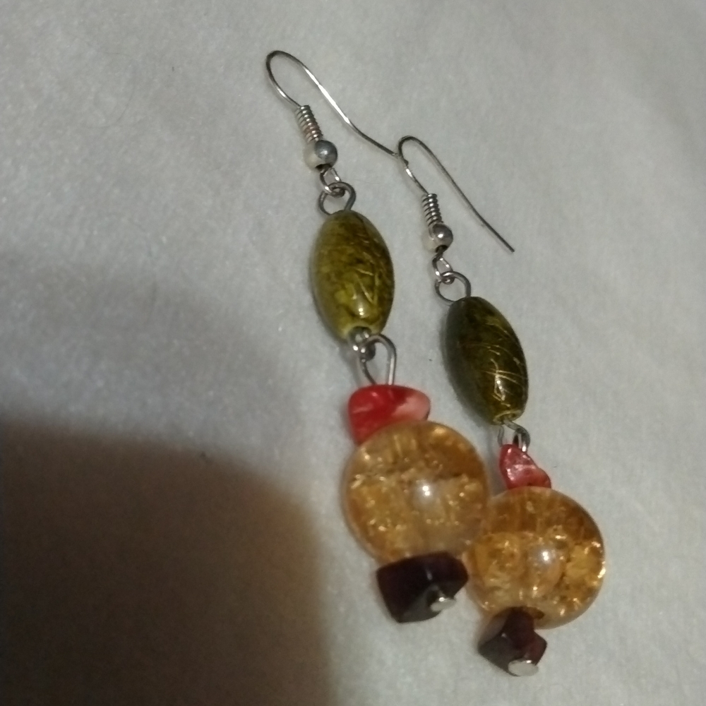 Handmade beaded earrings silver tone NWT (238)